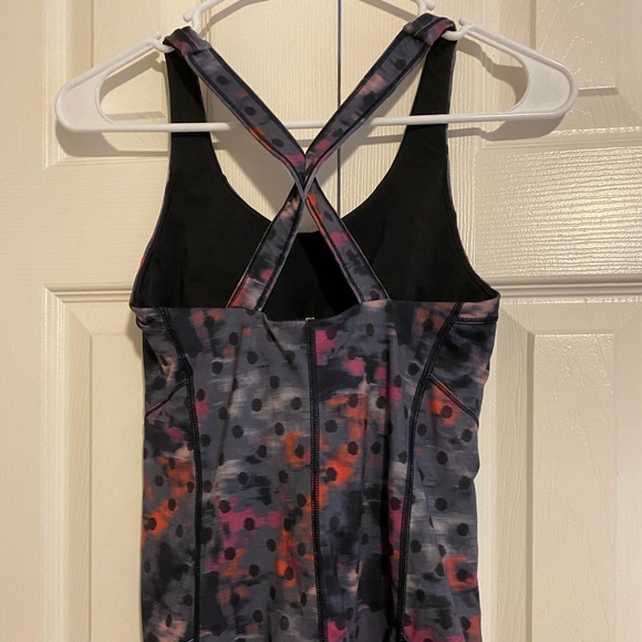 Lululemon workout top - Picture 2 of 4